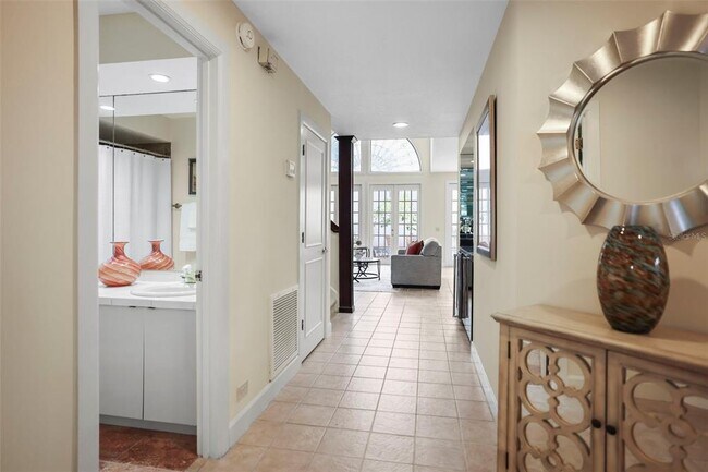 Building Photo - 4941 Bayshore Blvd