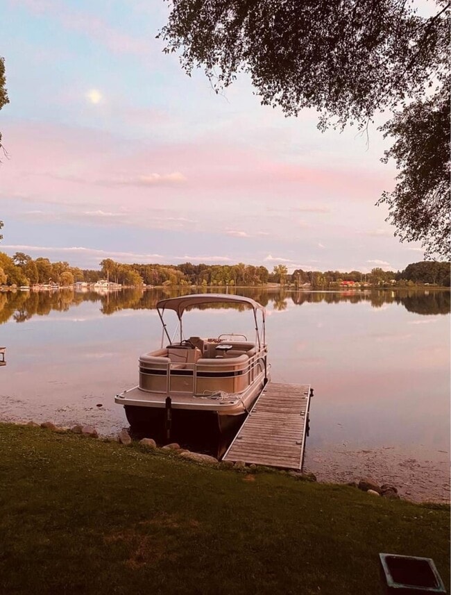 Building Photo - 6504 Buckshore Dr