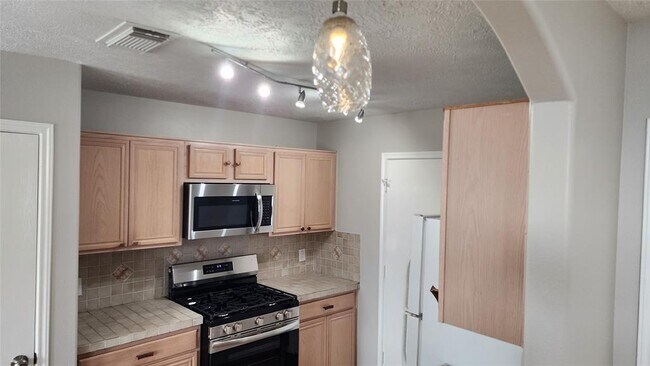 Building Photo - 6819 Highwind Bend Ln