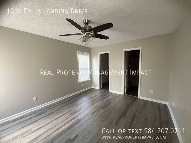 Building Photo - 1910 Falls Landing Dr