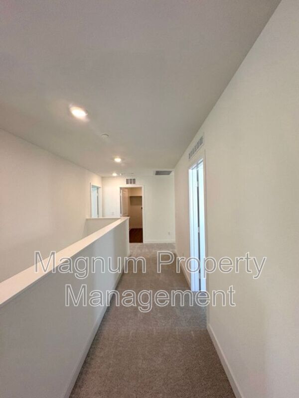 Building Photo - 30769 Valley Heights Dr.