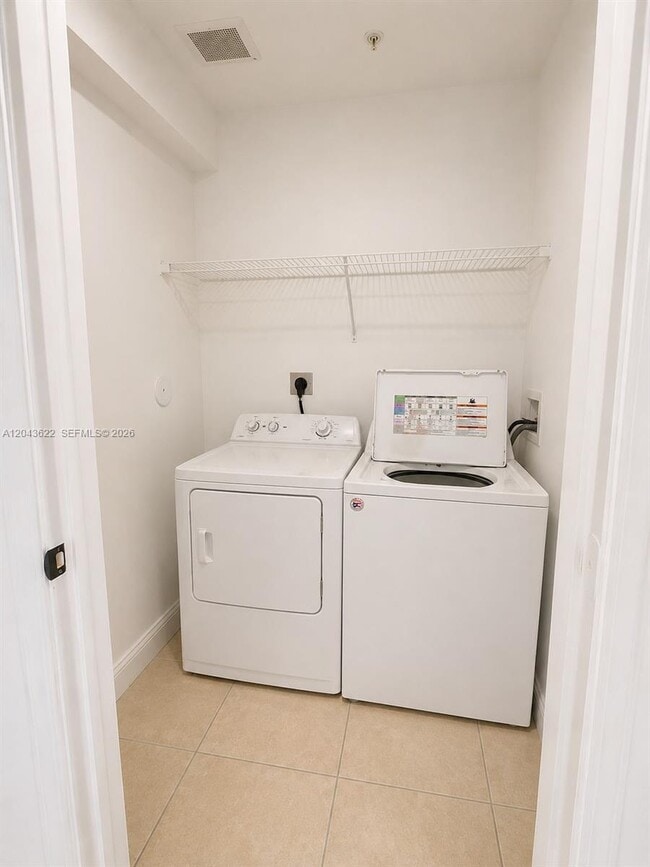 Building Photo - 21100 SW 87th Ave