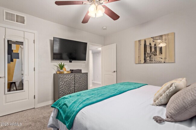 Building Photo - 3132 N 15th Ave