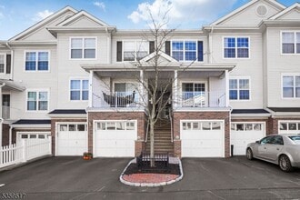 Building Photo - 215 Sheffield Ct