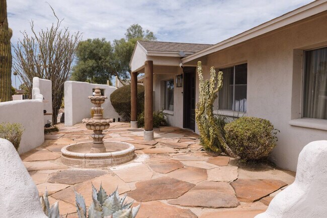 Building Photo - 8320 E Buena Terra Way