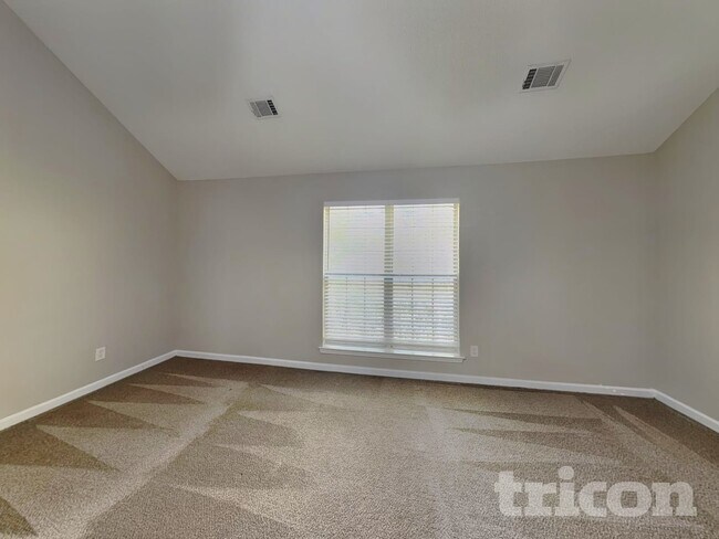 Building Photo - 10587 Village Trail