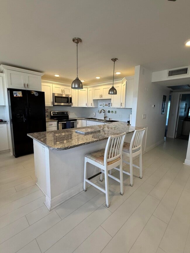 Building Photo - 4057 Wolverton C