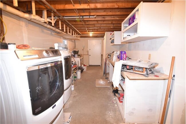 Building Photo - 19 Rustic Dr