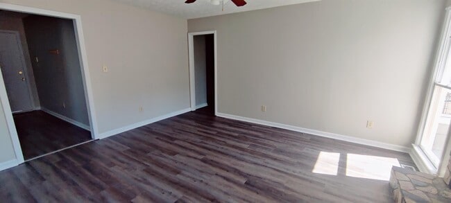 Building Photo - 4501 Plainview Ct