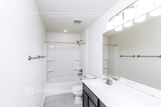 Building Photo - 5111 Escudero