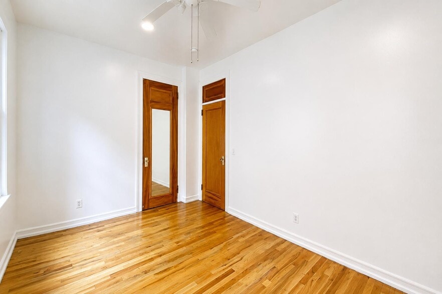 Building Photo - 4305 Broadway