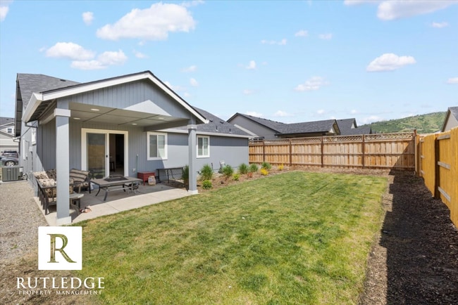 Building Photo - 3 Bedroom 2 Bath Home in Medford!
