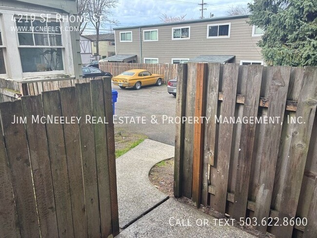 Building Photo - 4219 SE Rhone St