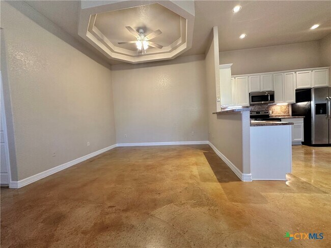 Building Photo - 362 E Faust St