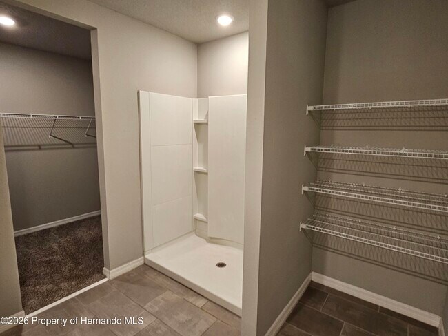 Building Photo - 2353 Glenridge Dr