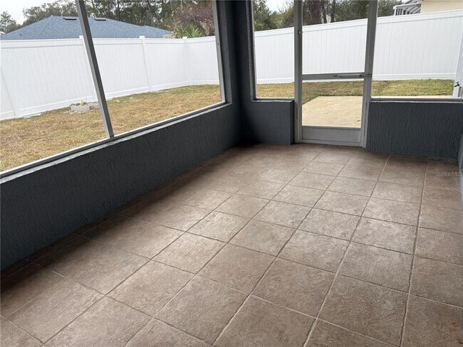 Building Photo - 4 Wood Amber Ln