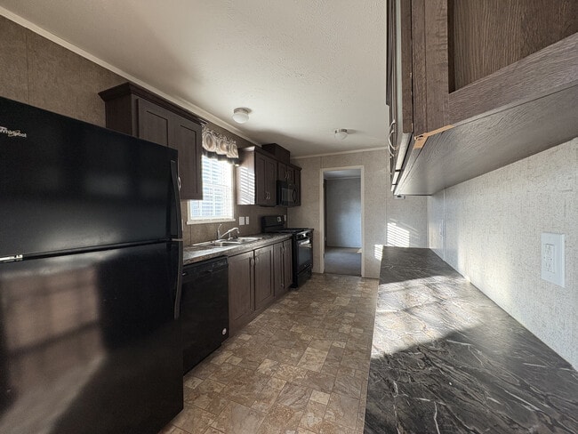 Building Photo - 12 E Manor St