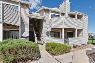 Building Photo - 923 S Zeno Way