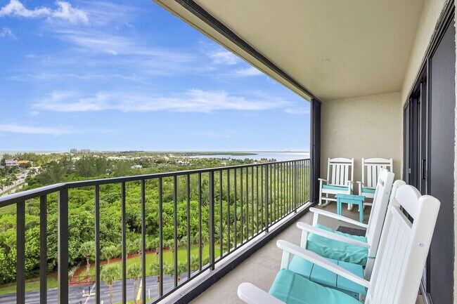 Building Photo - 801 S Ocean Dr