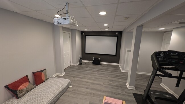 Building Photo - 20 Winterberry Way
