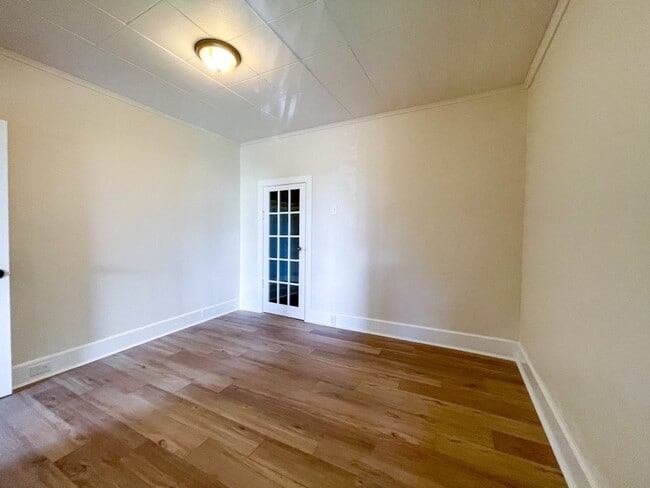 Building Photo - 3Bd/2Ba Shoreline House