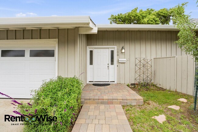 Building Photo - 536 W Hillsdale Blvd