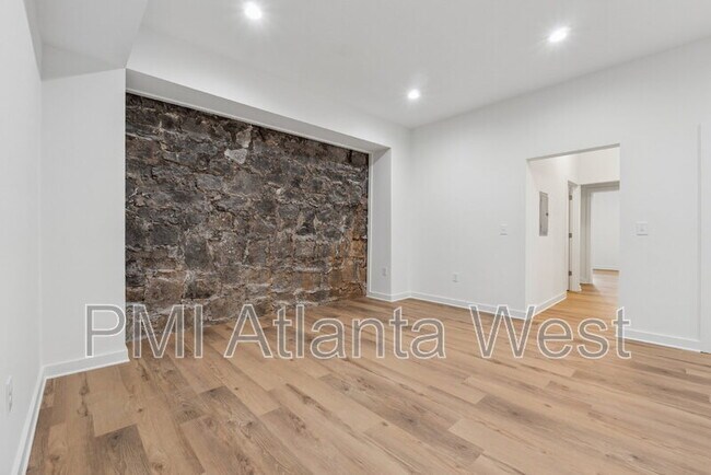 Building Photo - 750 Cascade Pl SW