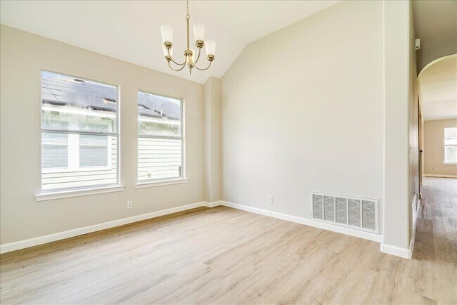 Building Photo - 126 Hyltin St