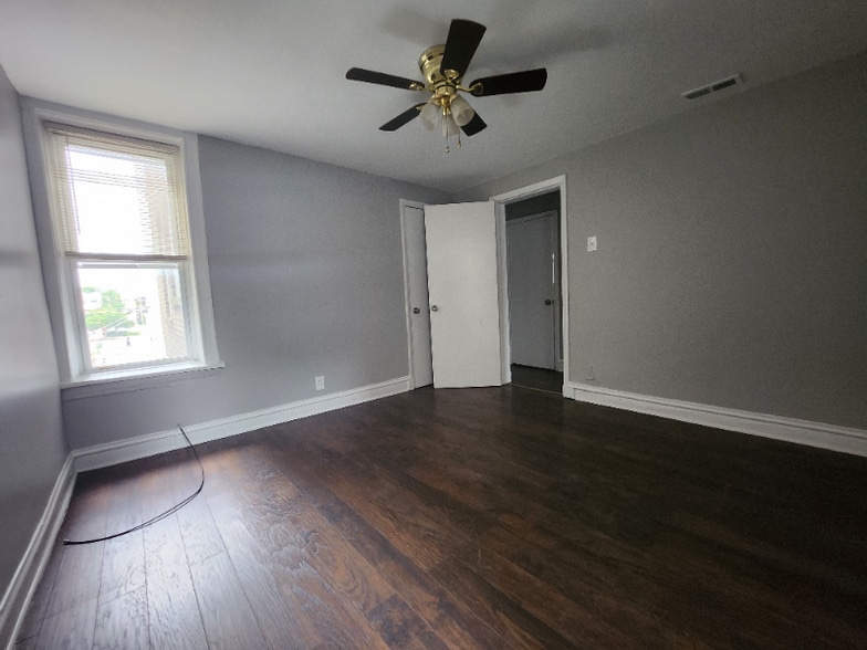 Building Photo - 8137 S Evans Ave