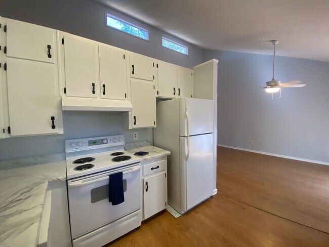 Building Photo - 3154 Folsom Rd