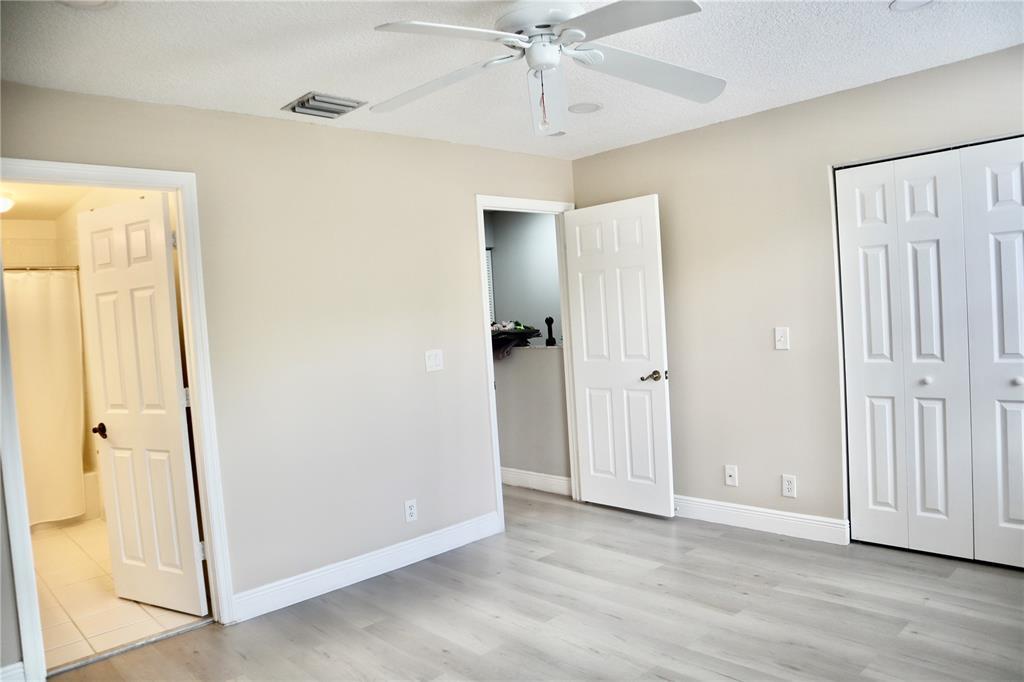 Building Photo - 8656 S Southgate Shores Cir