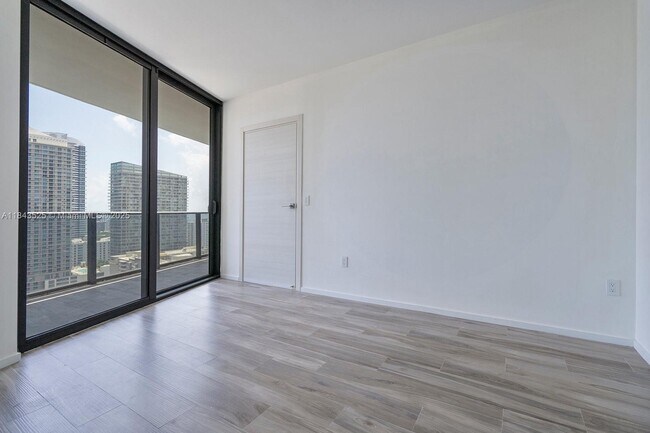 Building Photo - 801 S Miami Ave