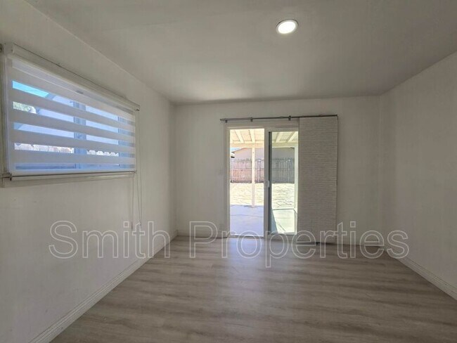 Building Photo - 4550 166th St