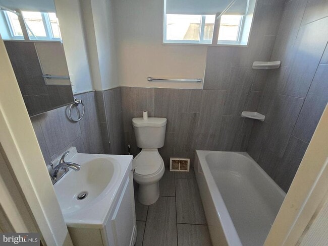 Building Photo - 712 S Randolph St