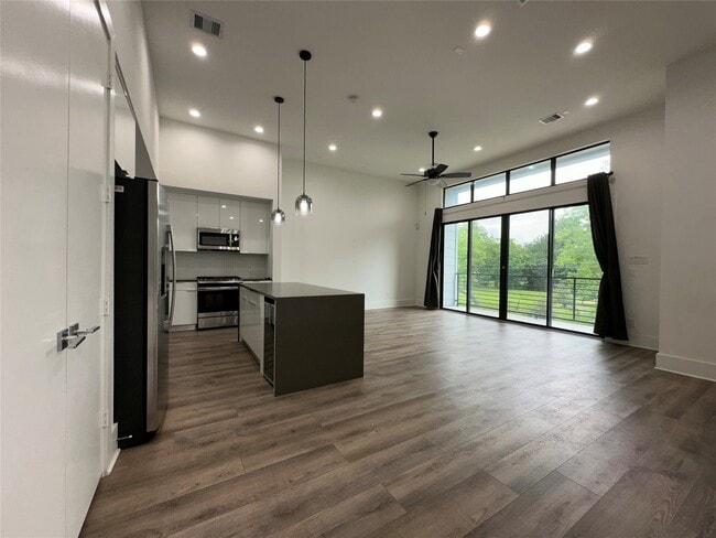 Building Photo - 6642 Del Rio St