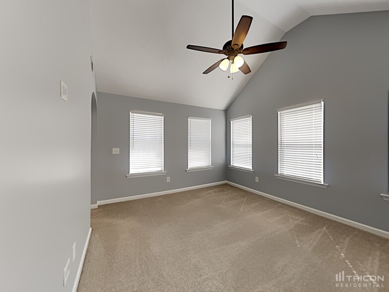 Building Photo - 1000 Borrington Ln