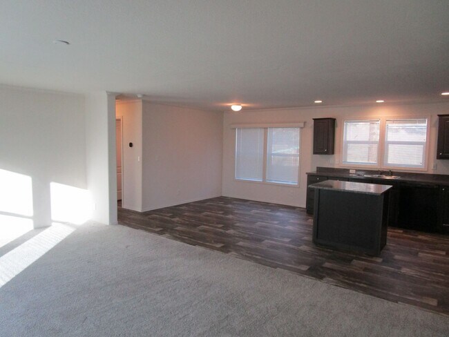 Building Photo - Newer Spacious Home in Ochoco West Subdivision - Available Soon!