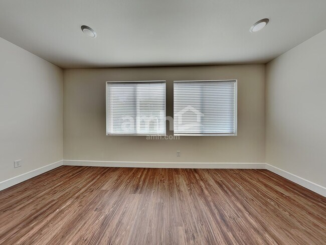 Building Photo - 9221 Shootingstar St SE