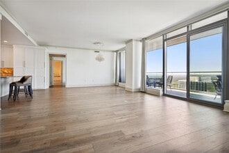 Building Photo - 3344 Peachtree Rd NE