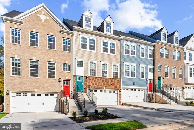 Building Photo - 518 Downswing Rd
