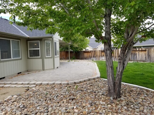 Building Photo - Rent Special $500 off 1st mo's