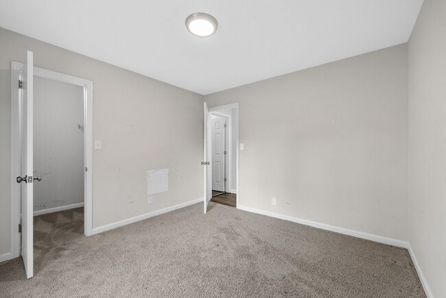 Building Photo - 712 Green Valley Ct