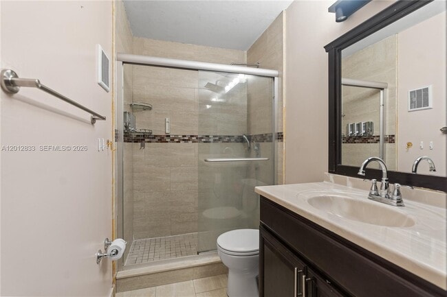 Building Photo - 2450 W 67th Pl