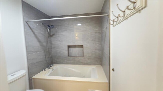 Building Photo - 2511 Nantucket Dr