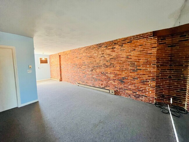 Building Photo - 132-136 State Street