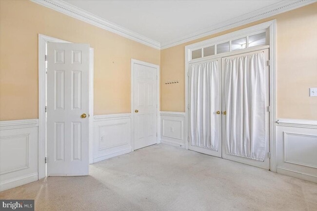 Building Photo - 1053 N Stuart St