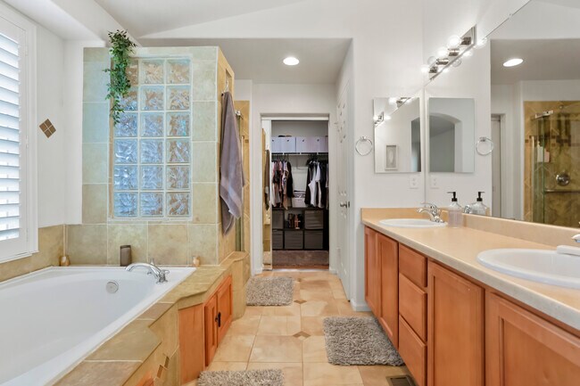 Building Photo - 16655 Trail Sky Cir