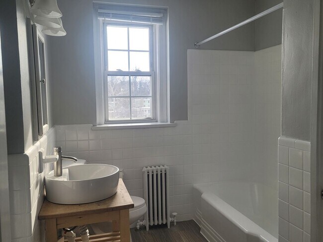 Building Photo - Charming 1BR Condo in Washington, DC