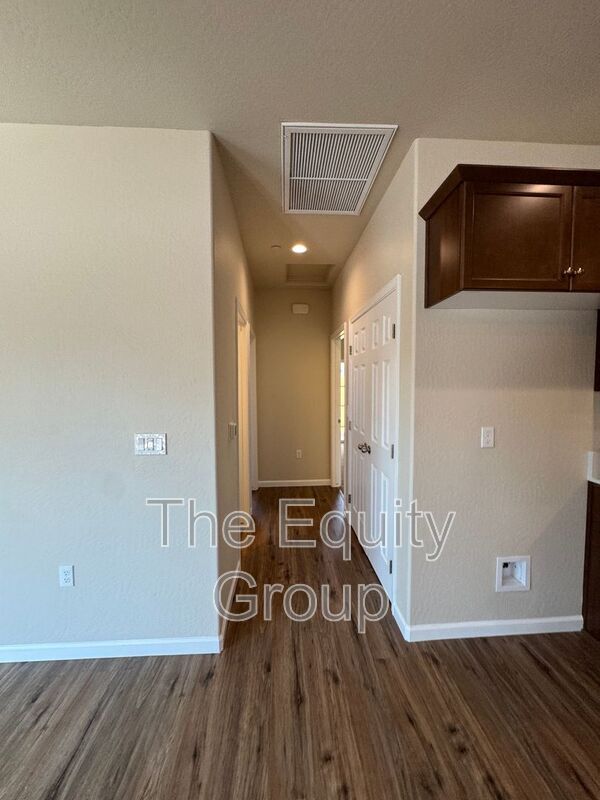 Building Photo - 3614 S County Center Dr