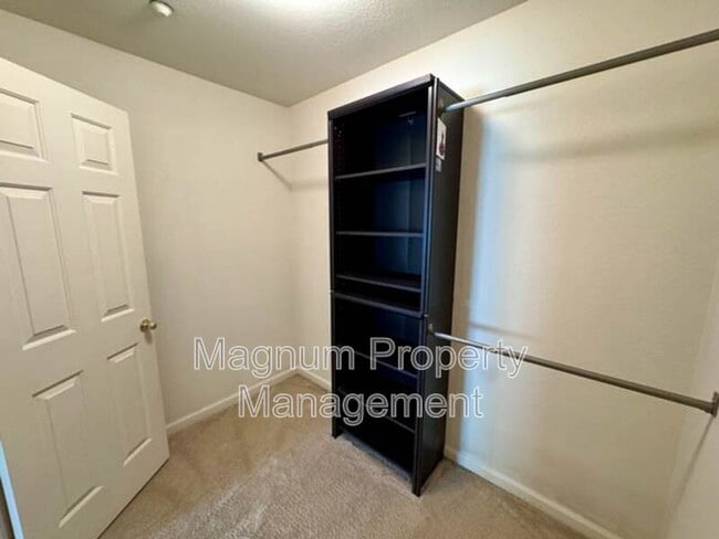 Building Photo - 25826 Iris Ave